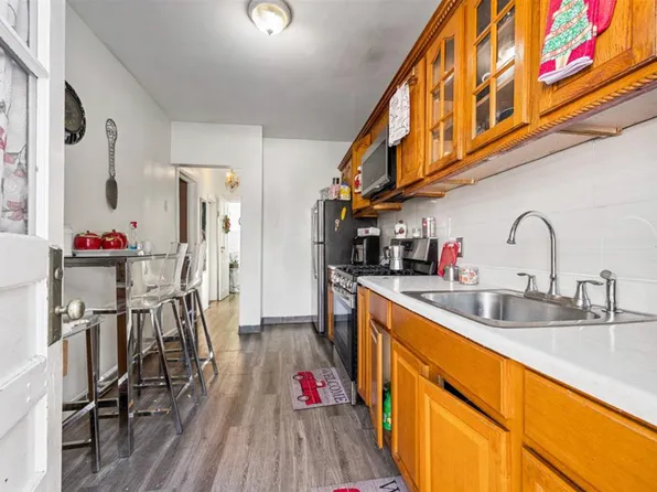 48 Vansiclen Avenue image 5 of 27