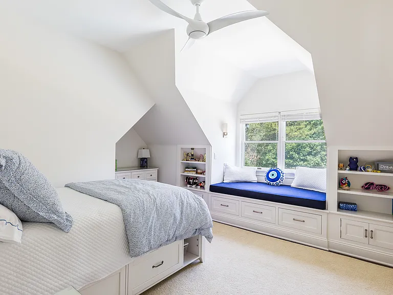 10 Knoll Ln — Photo 9