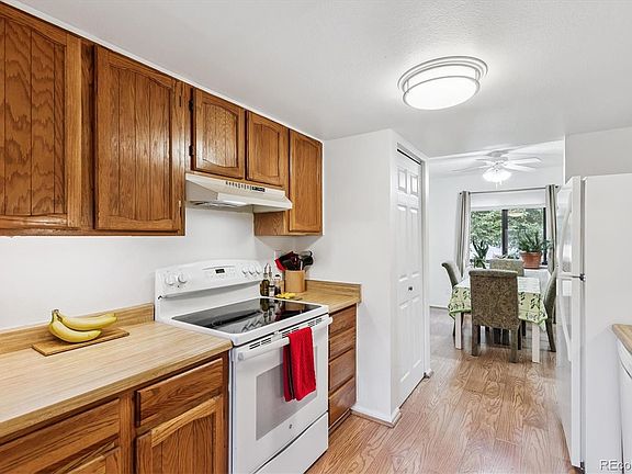 4th image of 310 S Balsam Street