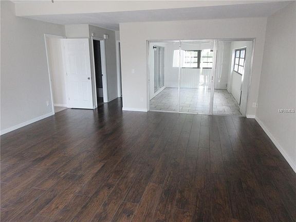 4th image of 278 Mariposa St