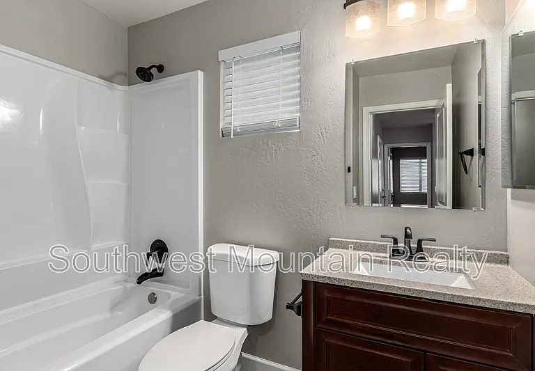 881 E Baylor Ln — Photo 28