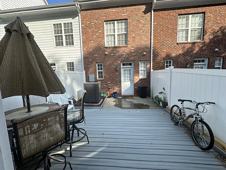 9733 Longstone Ln — Photo 22