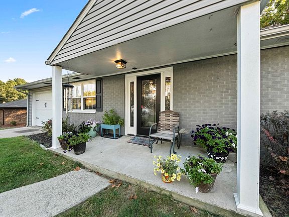 2nd image of 105 Audobon Ct