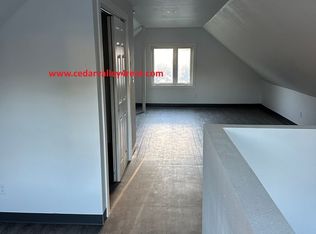 1061 Newton St, Waterloo, IA 50703