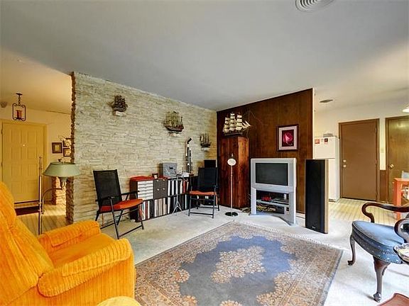 5th image of 1910 Teakwood Dr