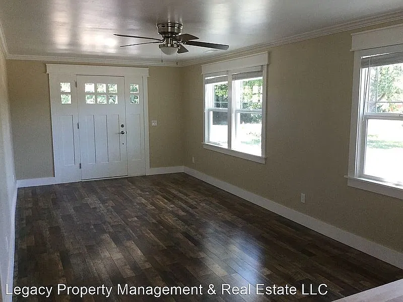 3 bed, 1.5 bath, 1088 sqft, $3,425 — Photo 4