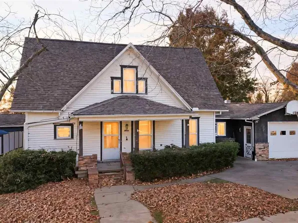 1019 8th Ave, Wellman, IA 52356