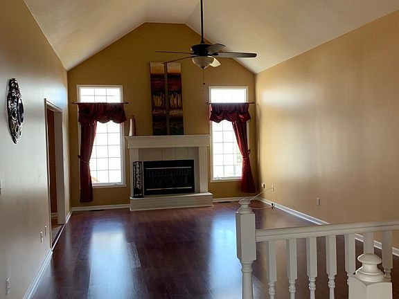 3rd image of 1213 Pembrooke Dr