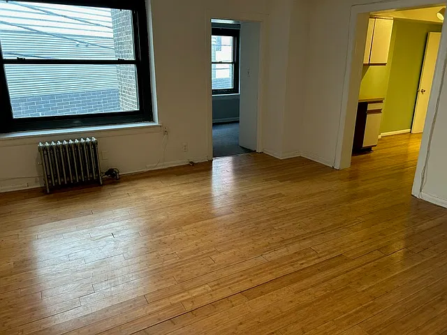 3205 N Clark St #404