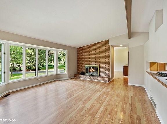 3rd image of 6 Victoria Ln