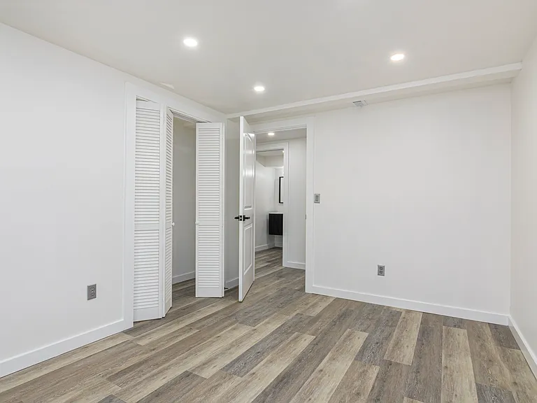 286 Berkeley Rd — Photo 15