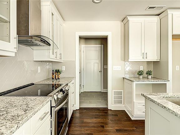 4th image of 5512 E Hiddenbrook Dr