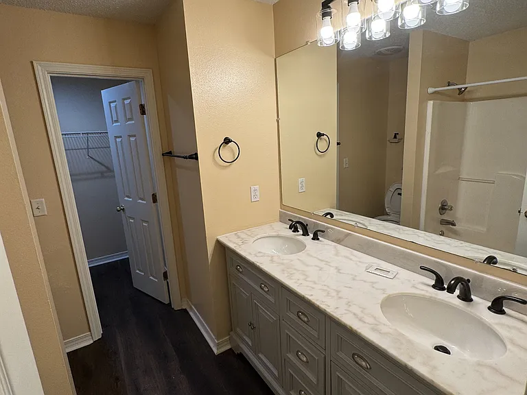 13401 Warren Dr — Photo 16