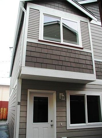 1st image of 2611B 6th Ave