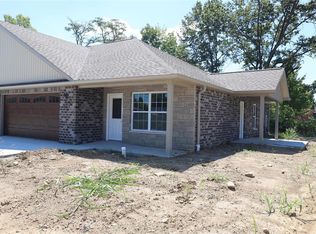 532 Windsor Ln, Farmington, MO 63640