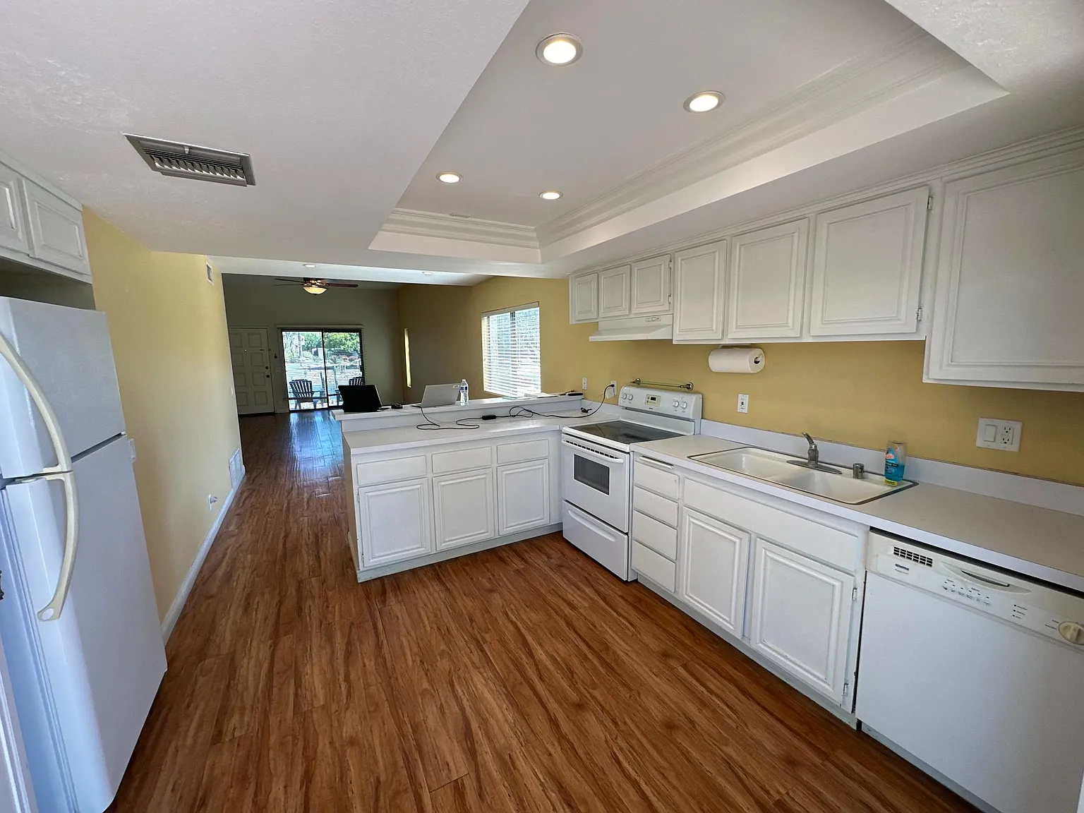2 bed, 1066 sqft, $2,000 — Photo 3