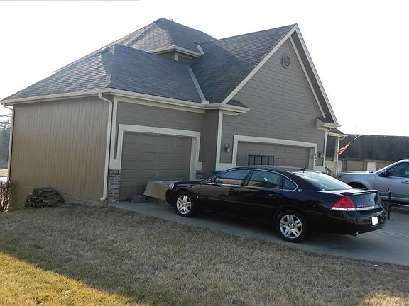 3rd image of 1325 Lilac Cir