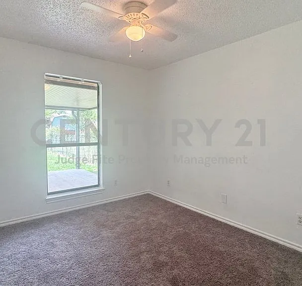 211 Anchor Ln — Photo 7