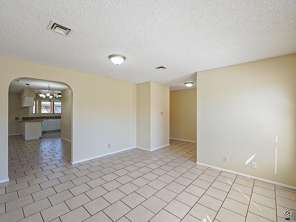 5th image of 2102 S Citrus Loop