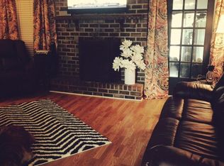 130 E Edgefield Dr, Summerville, SC 29483