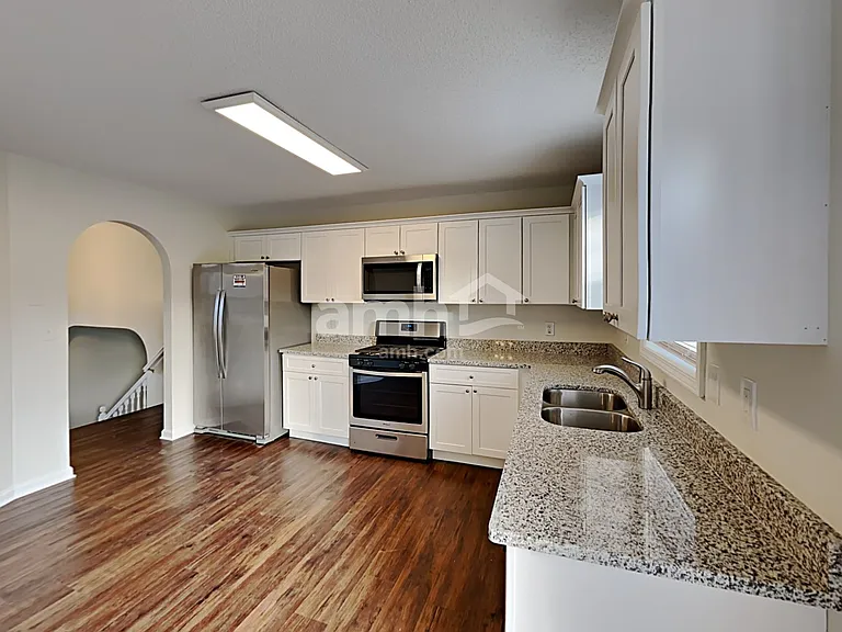 235 Taylors Farm Dr — Photo 3