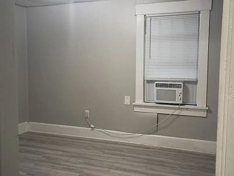 2401 S Mulberry St — Photo 10