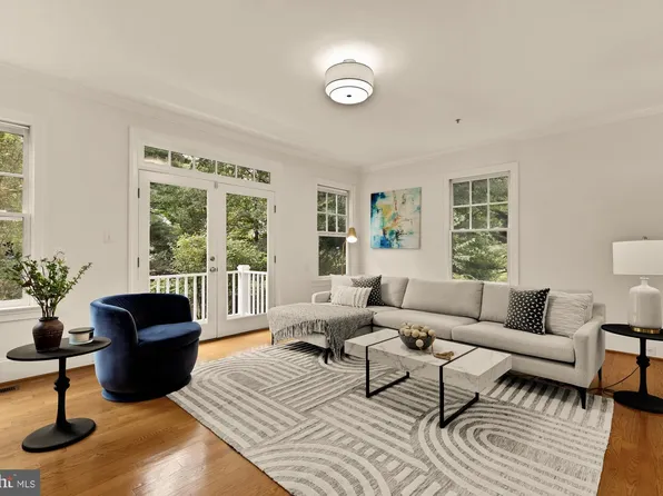 5301 McKinley St, Bethesda, MD 20814