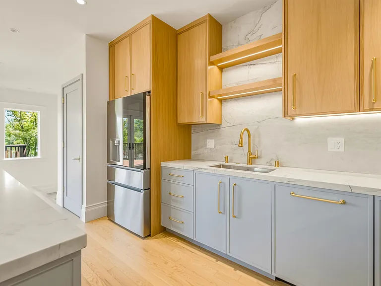 244 16th Ave — Photo 7