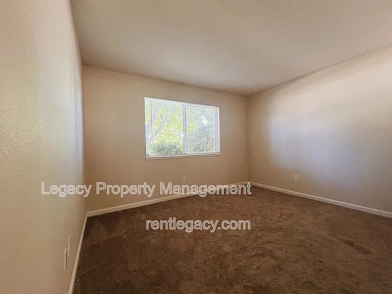 6841 Castleberry Cir — Photo 8