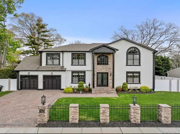 250 N 5th Street, Lindenhurst, NY 11757