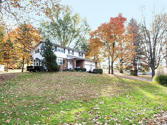 3rd image of 150 Anita Dr