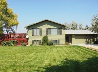 1051 Ln 11 1/2, Powell, WY 82435
