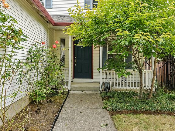 4th image of 2148 N Alberta St