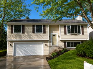 2 Crossbridge Ct, Madison, WI 53717