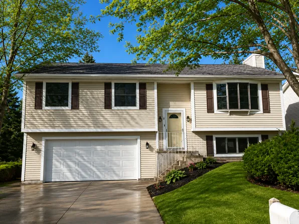 2 Crossbridge Ct, Madison, WI 53717