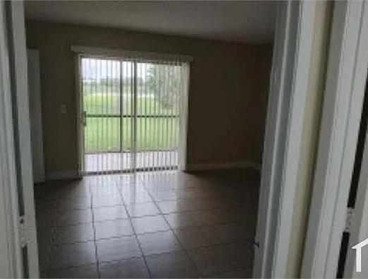 1617 Meadows Cir W #1617 — Photo 12