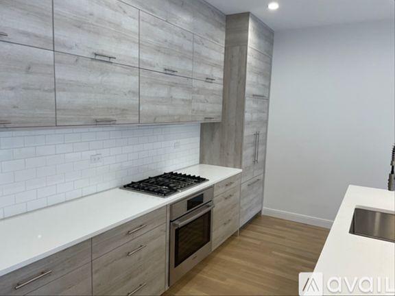 3rd image of 1423 W Catalpa Ave #2