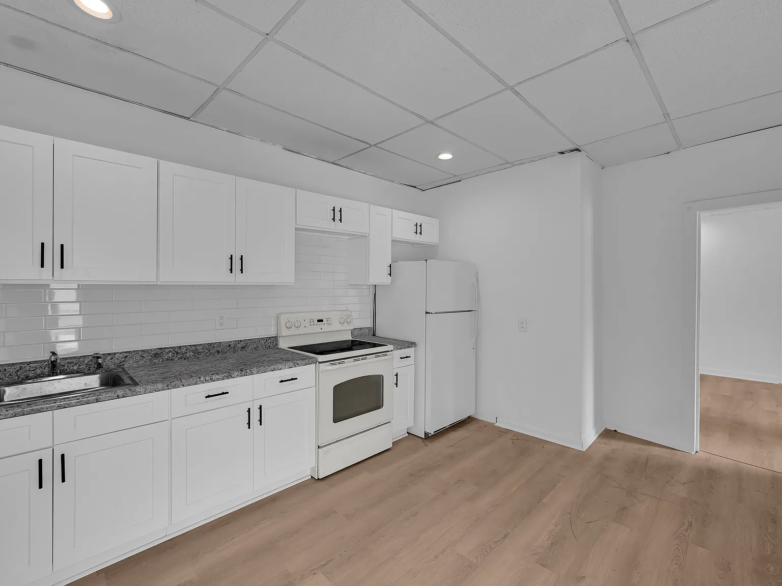 2 bed, $1,300 — Photo 4