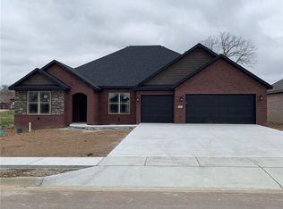 307 Deere Run Dr, Cave Springs, AR 72718