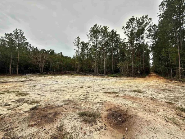 1682 Carriage Dr., Loris, SC 29569