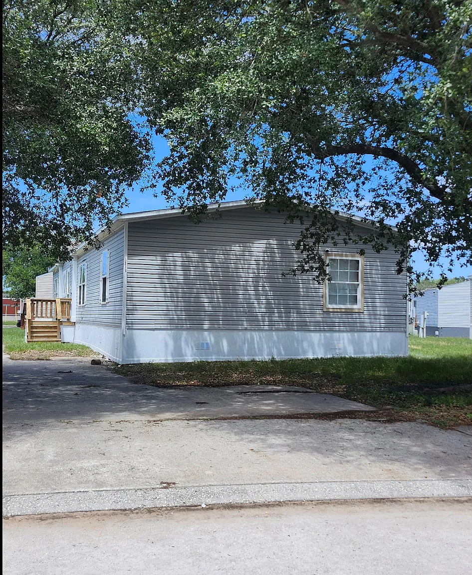 4 bed, 2128 sqft, $1,750 — Photo 3