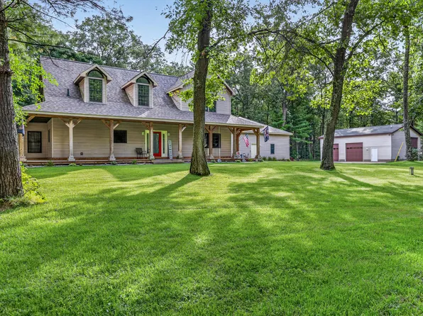 2690 E Raymond Rd, Twin Lake, MI 49457