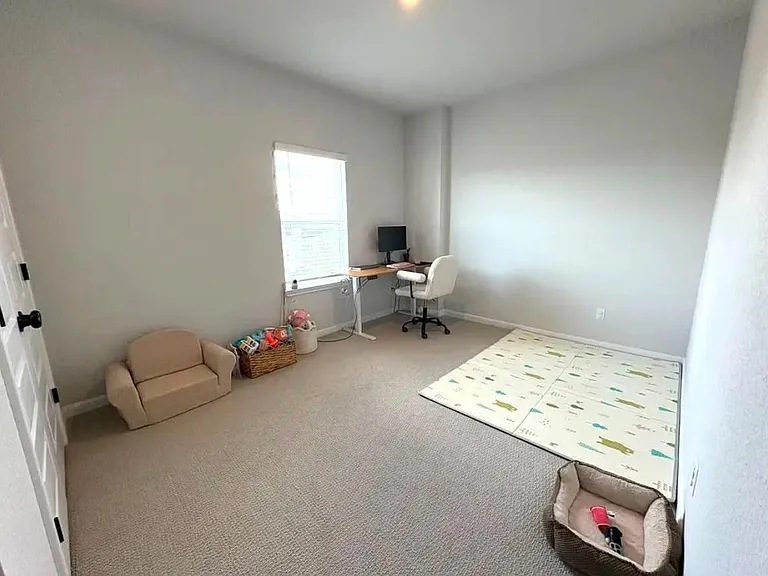 2148 Tobias Leo Way — Photo 16