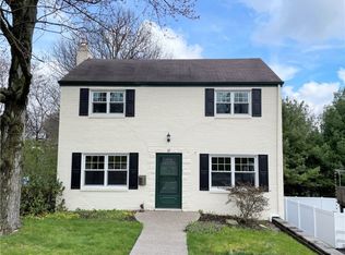 32 Robinhood Rd, Pittsburgh, PA 15220