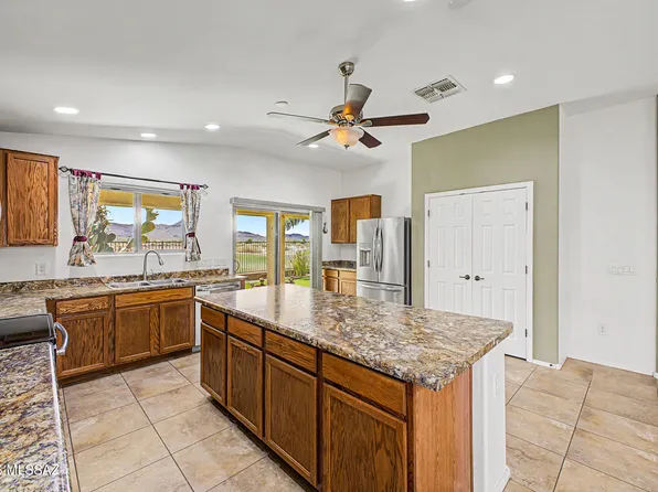 8581 N Continental Links Dr, Tucson, AZ 85743