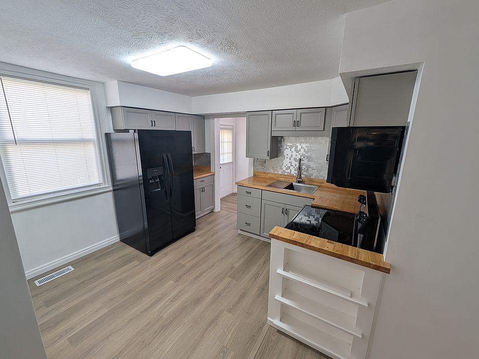 1st image of 901 Nelson St