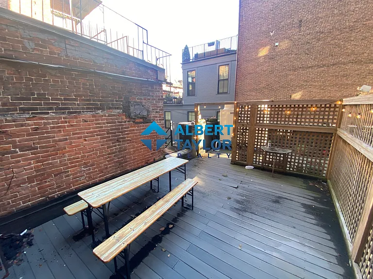 1750 Washington St #10 — Photo 17