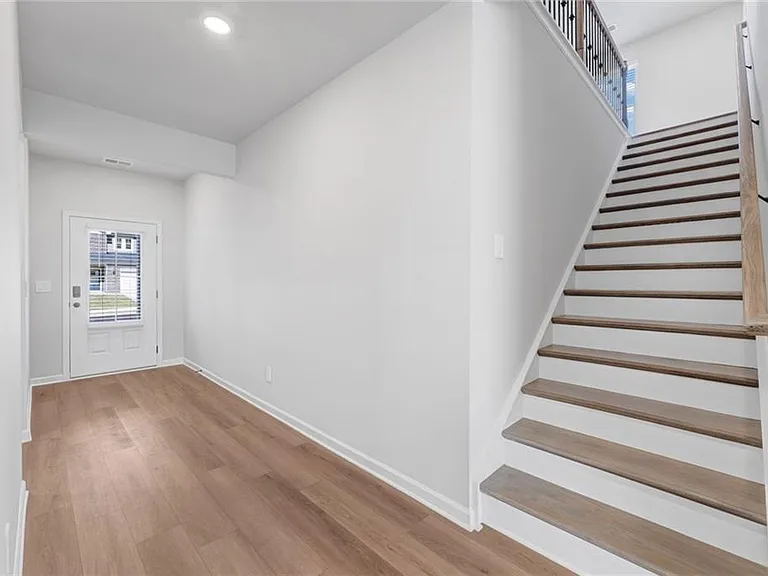2929 Sweet Red Cir — Photo 10