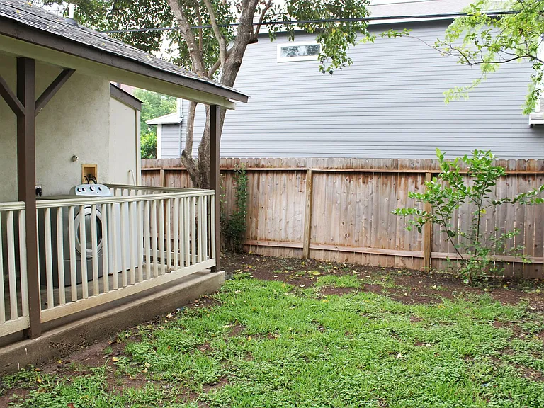 415 Kendall St — Photo 27
