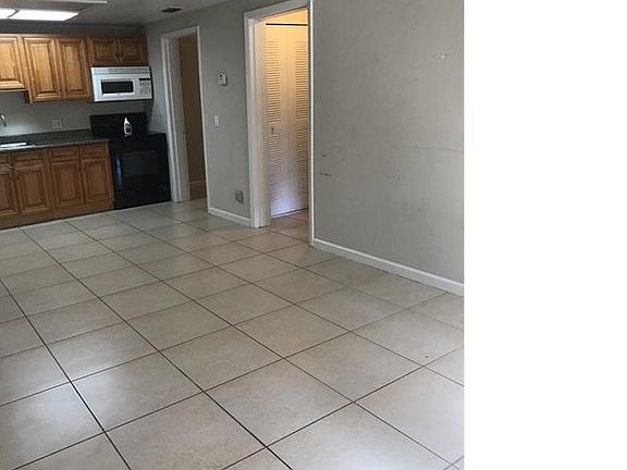 3rd image of 7128 Southgate Blvd #7128